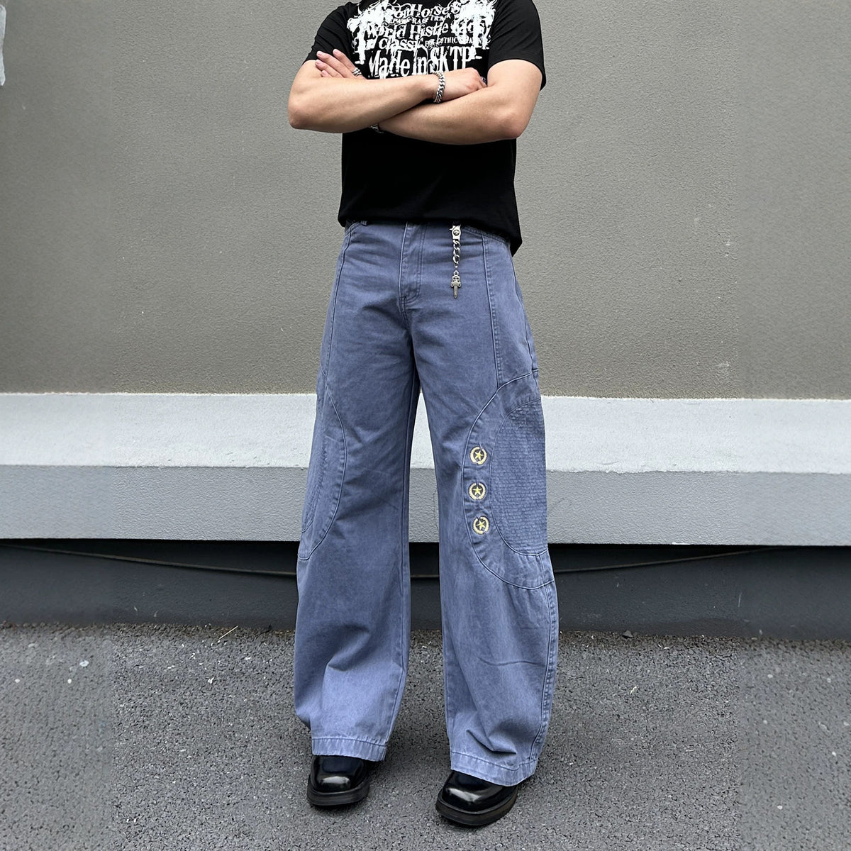 Weite Herrenjeans mit Sternen-Patchwork