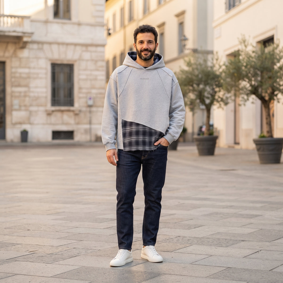 Felpa a quadri con cappuccio effetto sovrapposto