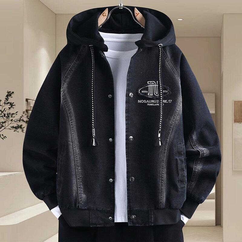 Chaqueta vaquera con capucha y efecto capas