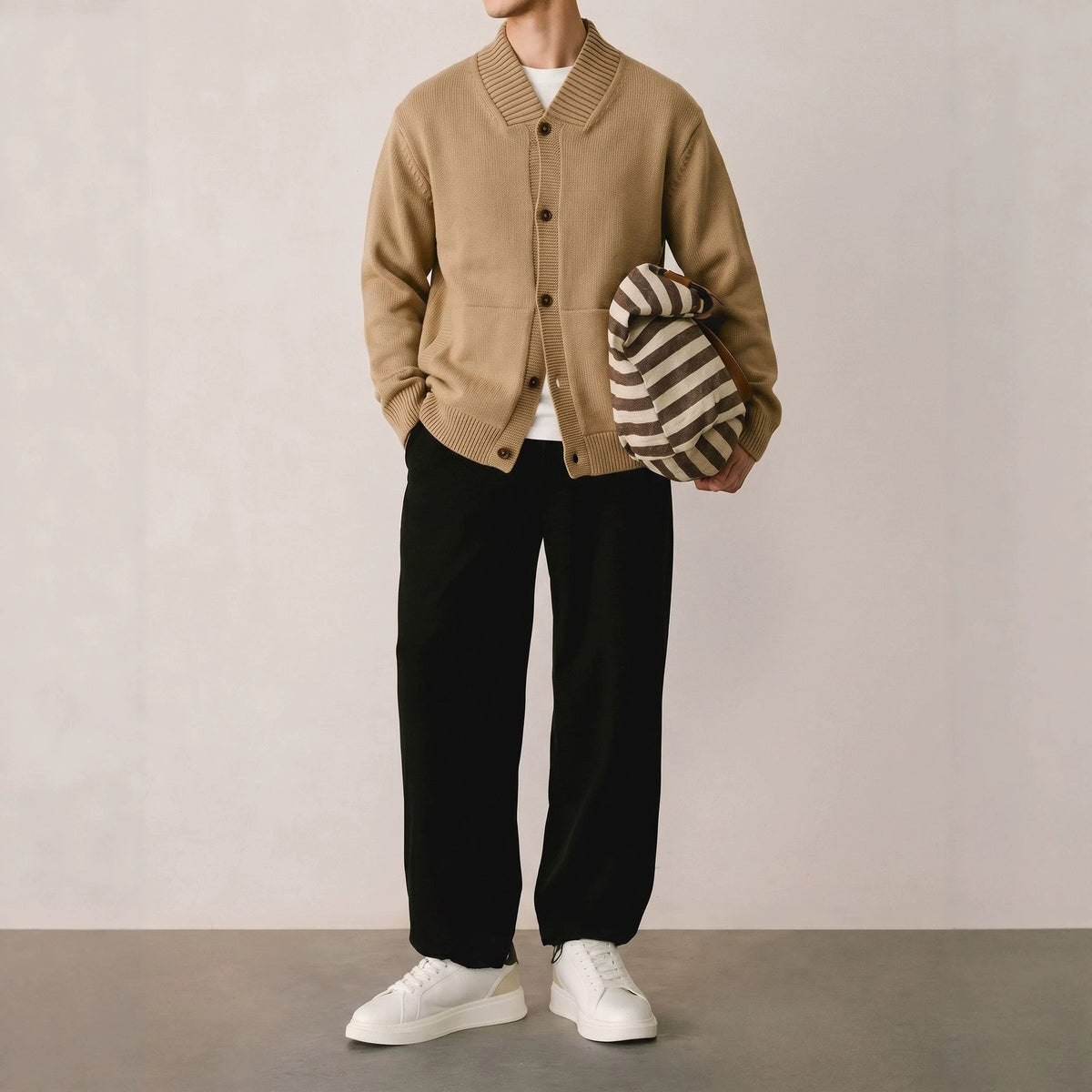 Cardigan homme en maille à col V