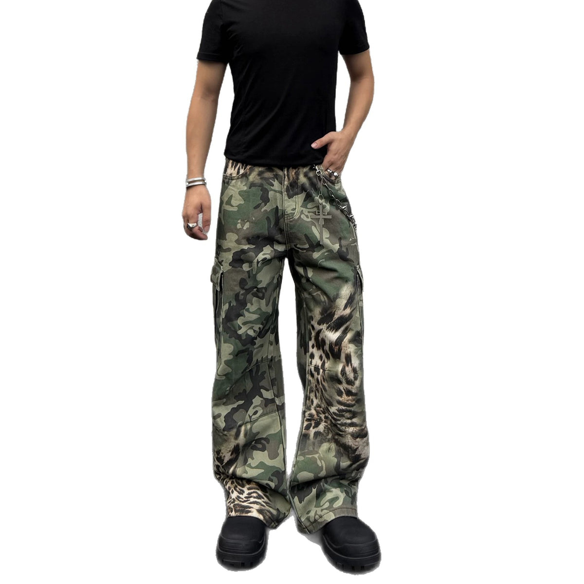 Leopard-Camouflage Wide-Leg Jeans
