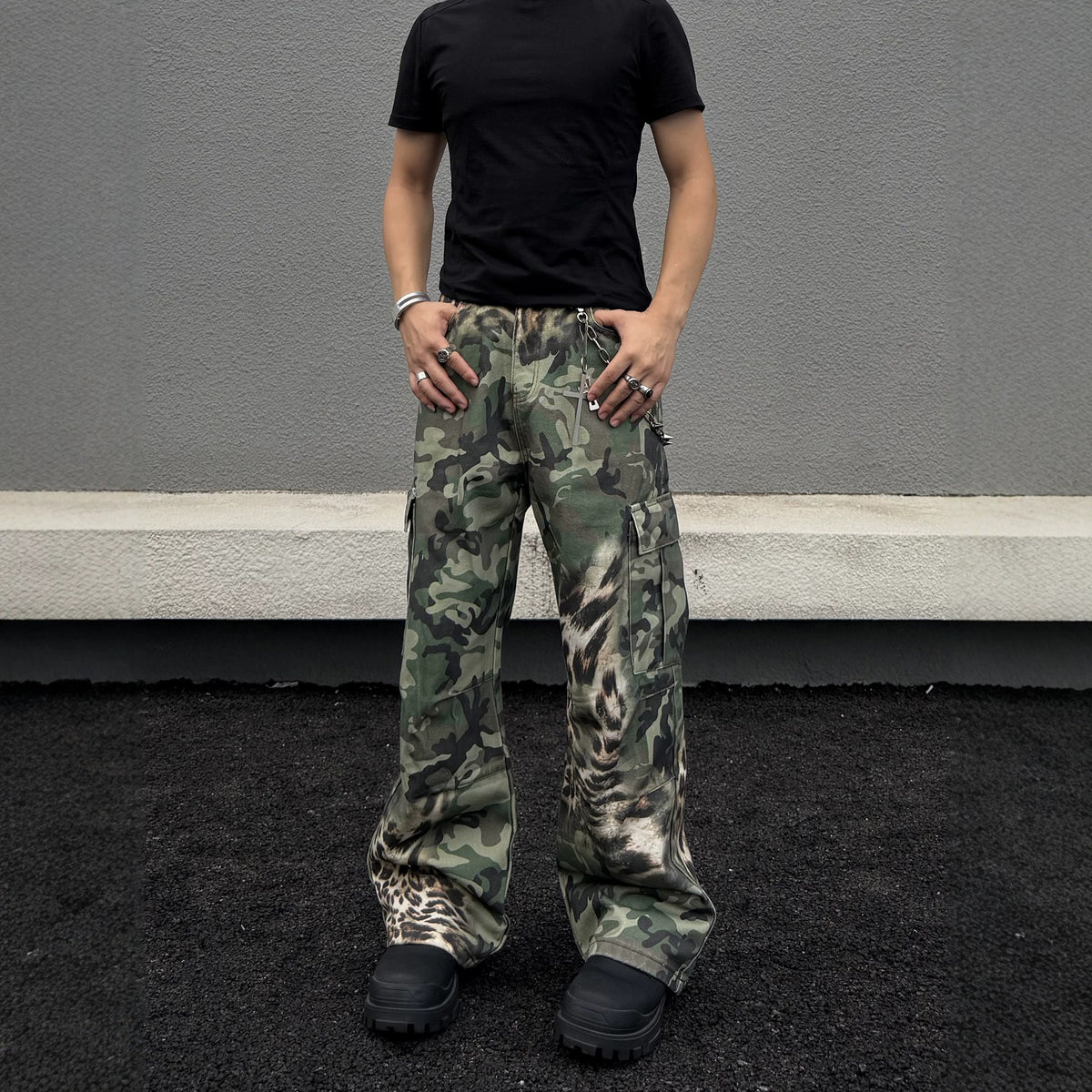 Leopard-Camouflage Wide-Leg Jeans