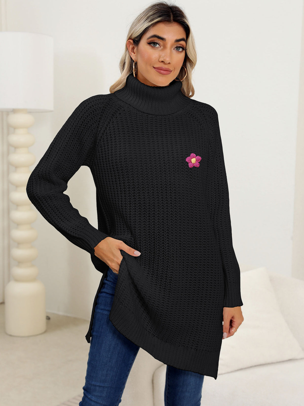 Vestido de cuello alto con flores de ganchillo