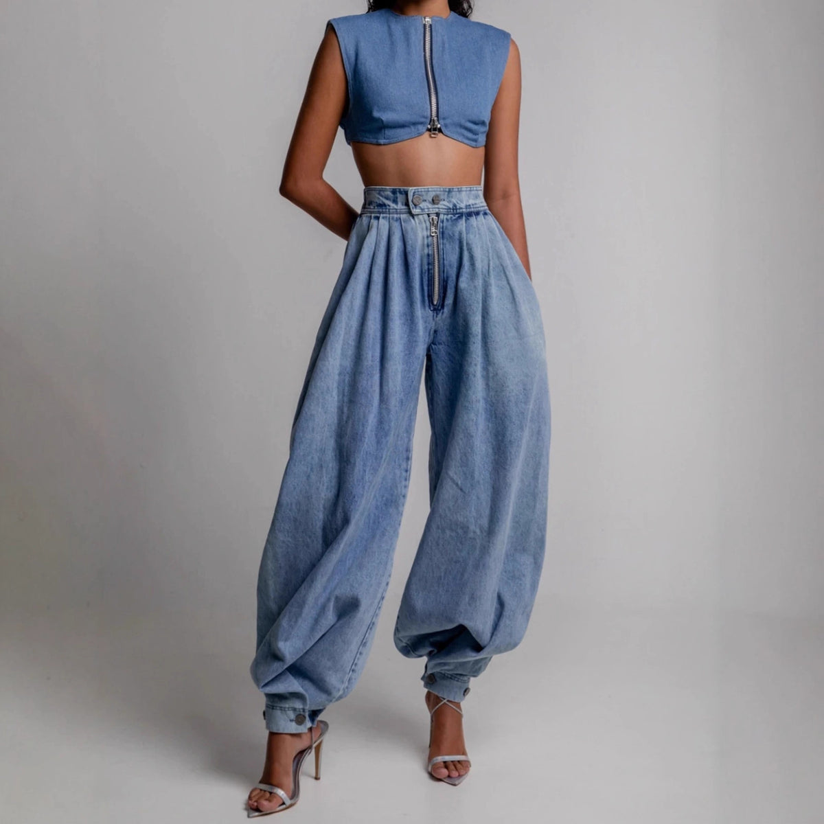 Jean taille haute avec liens aux jambes
