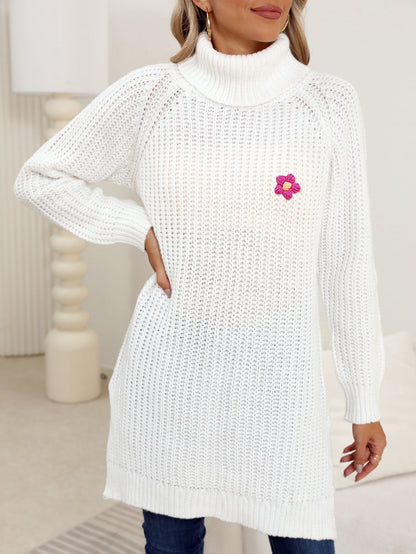 Vestido de cuello alto con flores de ganchillo