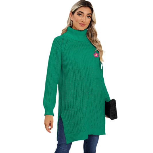 Kleid mit hohem Kragen und Häkelblumen