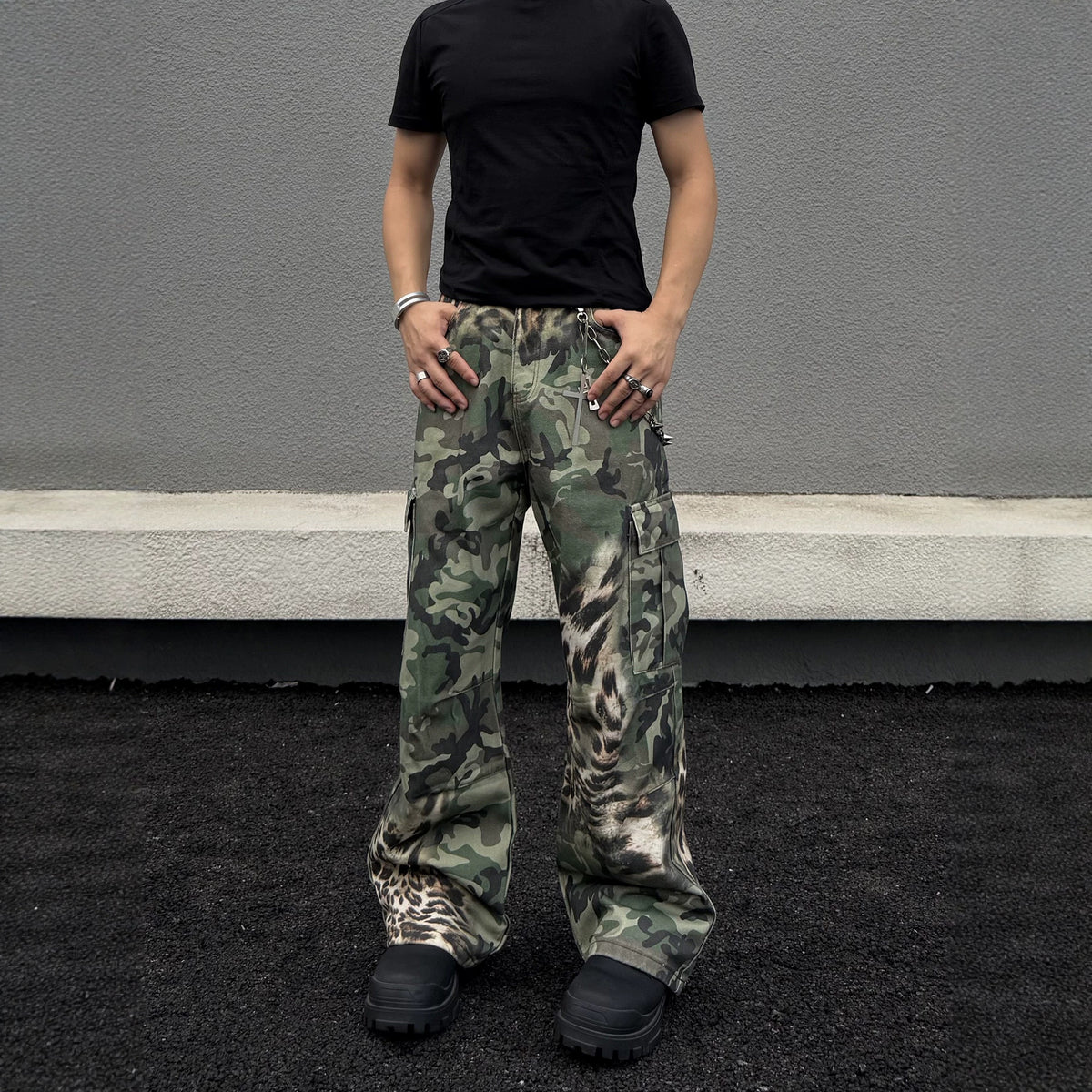 Leopard-Camouflage Wide-Leg Jeans